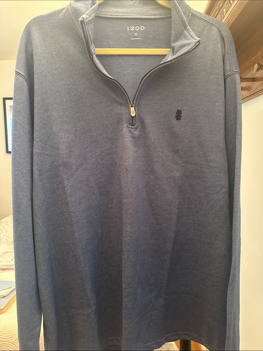 IZOD Men's Quarter-Zip Pullover - Blue. NWT see measurements